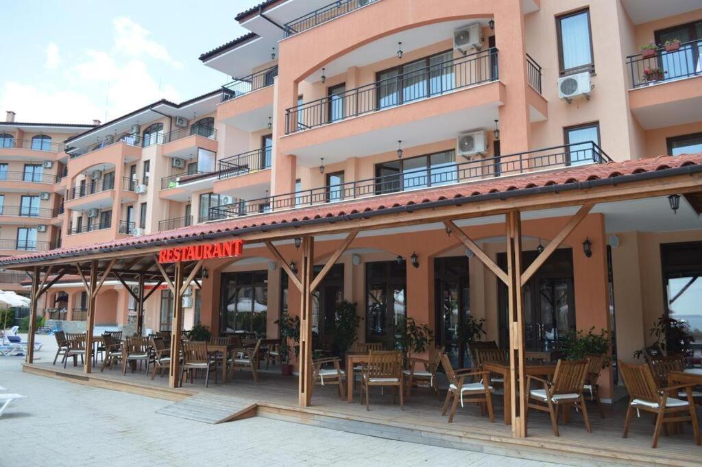 Sunny Star Dreams Condo W Prime Location, Pool, Sea View Sveti Vlas Eksteriør bilde
